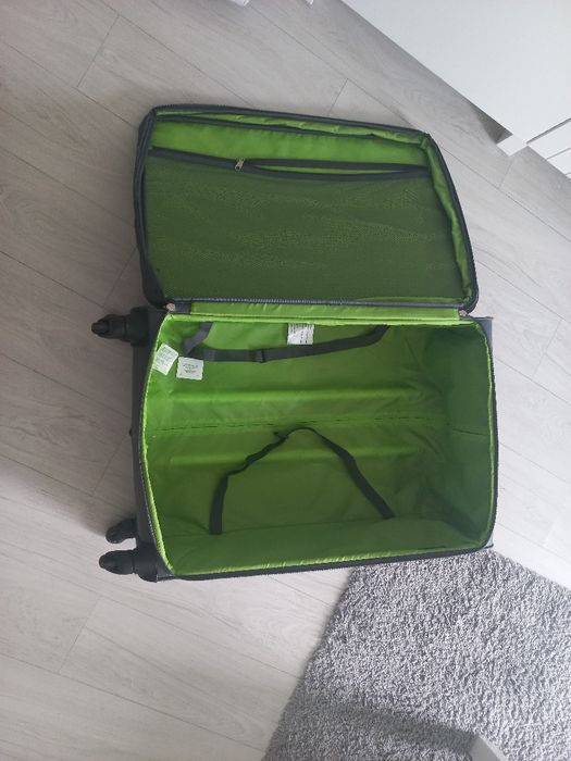 Mala de viagem 23 kg - Sansonite  em tecido com cinza.