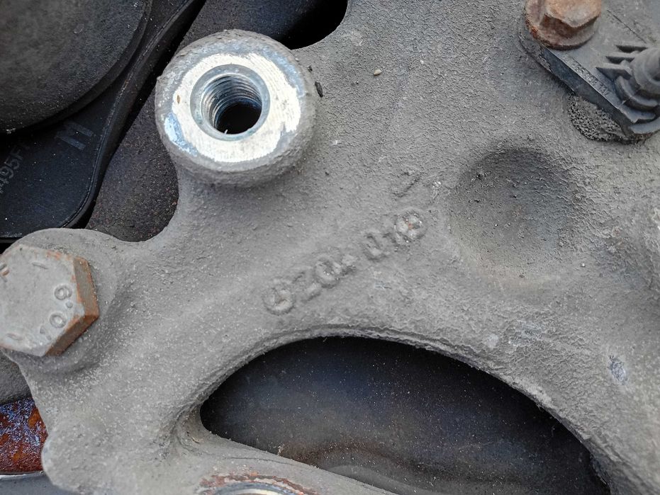 Mercedes E W207 3.5 zwrotnica piasta lewa zacisk tarcza OE