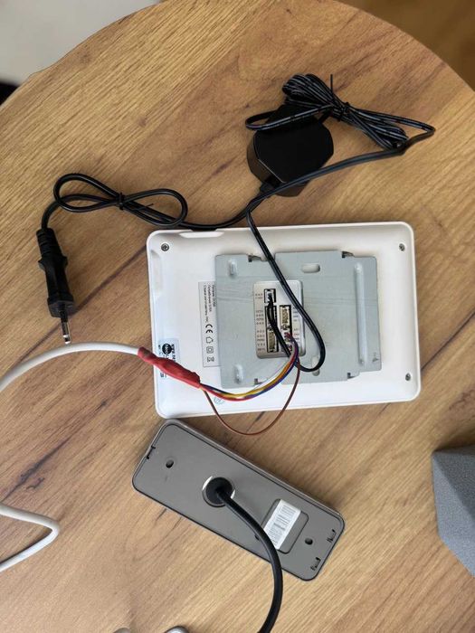 Комплект відеодомофона NeoLight TETTA+ і OPTIMA з пам'яттю