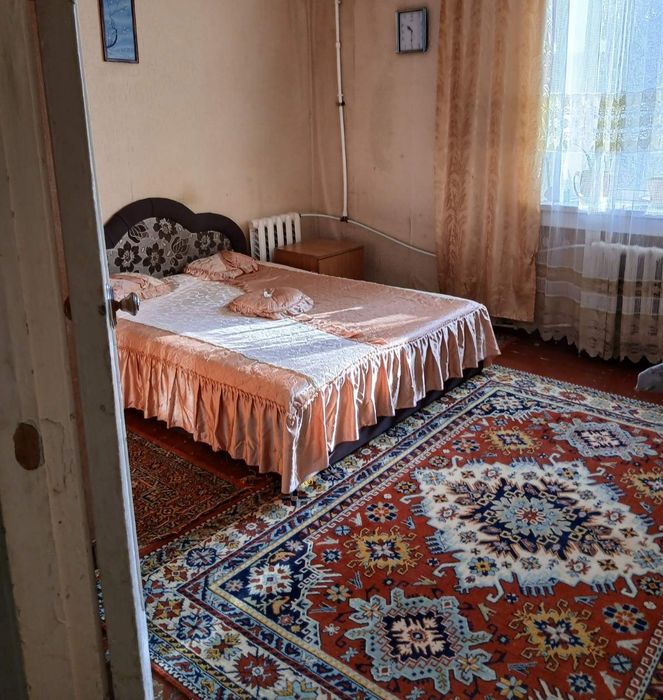 Продам 2-х кімнатну квартиру біля 15 школи.