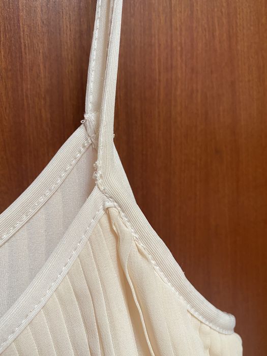 H&M | Vestido Plissado Curto - salmao claro (S)