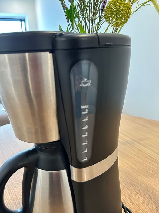 Máquina de Café com Jarra Térmica