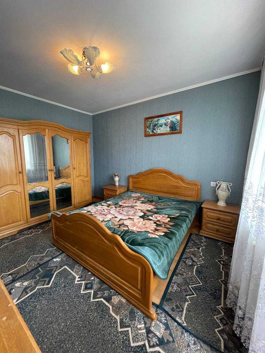 3к квартира з гаражем  в центрі. Постанови, ваучери.