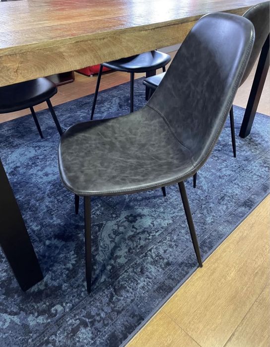 Conjunto quatro cadeiras vladi cinza escuro efeito pele Homa