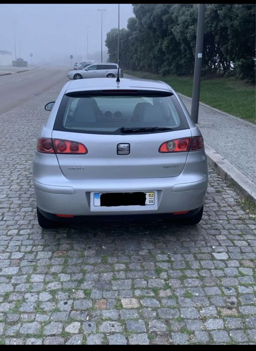 Vende-se Carro Económico e Fiável - Ideal para o Dia a Dia!