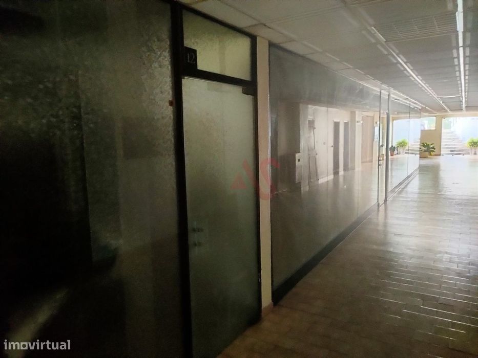 Loja de 31,30 m² no Edifício Varandas do Mar em Albufeira