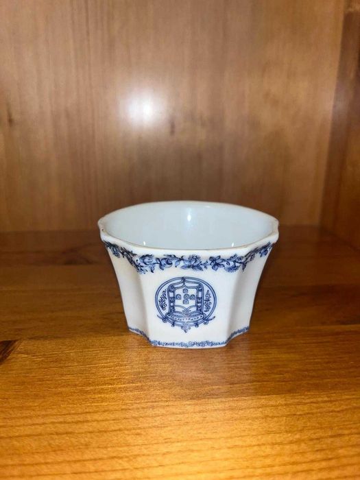 Chinese porcelain pieces