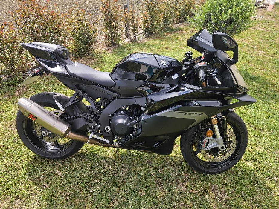 Yamaha R9 Akrapovic