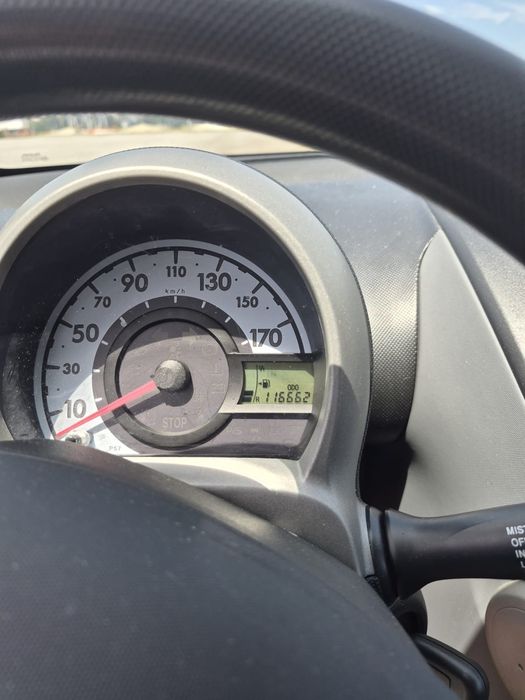 Vendo carro Peugeot 107