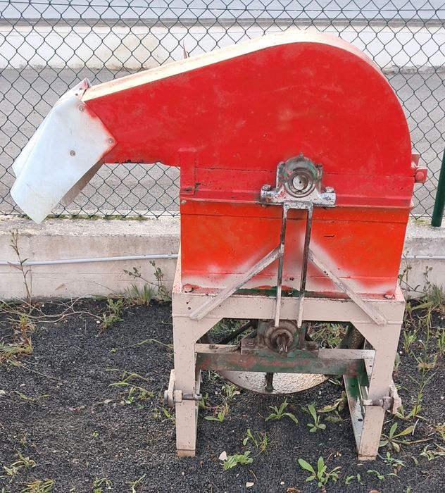 Biotriturador ou triturador para acoplar a trator