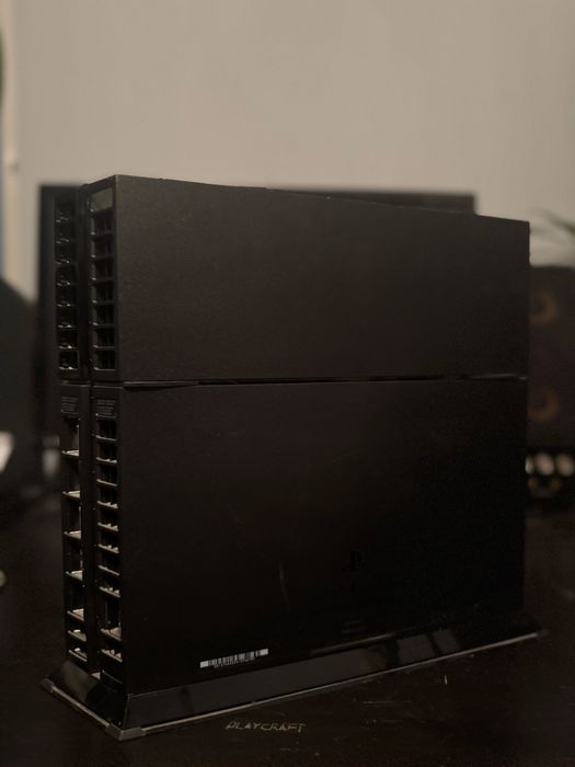 PlayStation 4 512 GB + 2 pady DualShock ze stacja ładującą