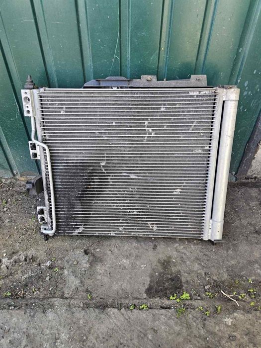радіатор охолодження, інтеркуллер Nissan N200