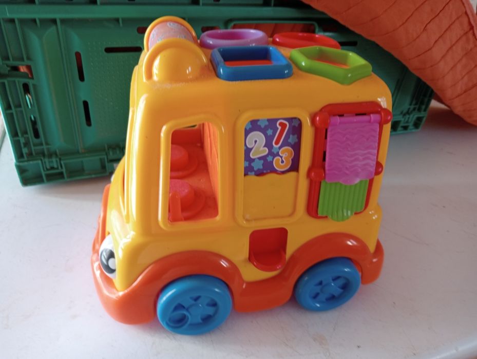 Carrinho não tem as peças geometricas