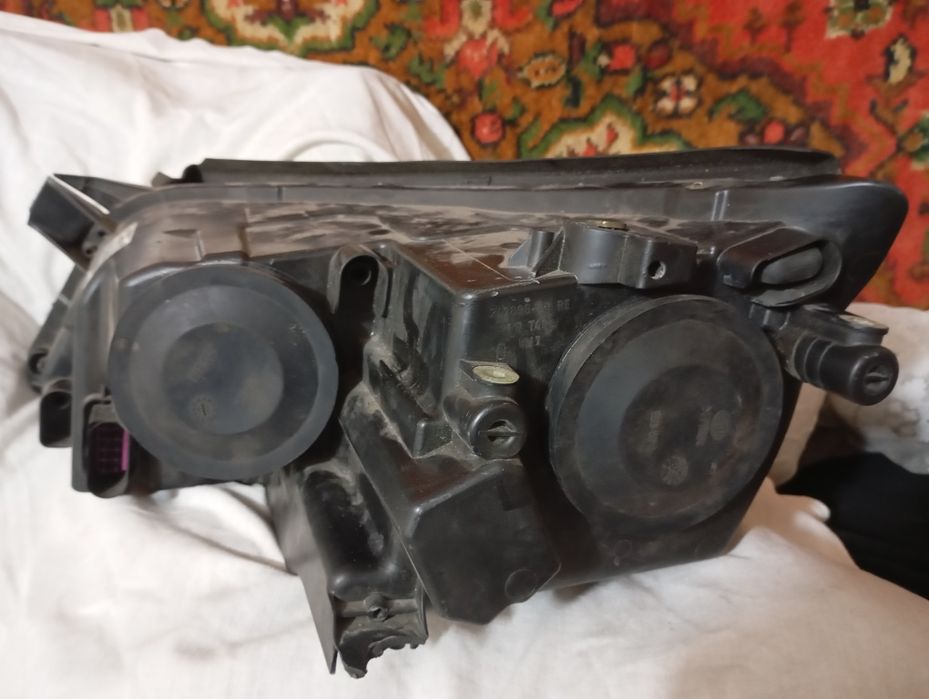 Продається передня прва фара Гольф 6. Б/У.