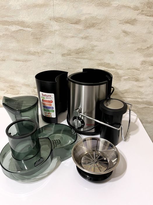 Продам Соковитискач (Соковыжималка)  Saturn ST-FP8088