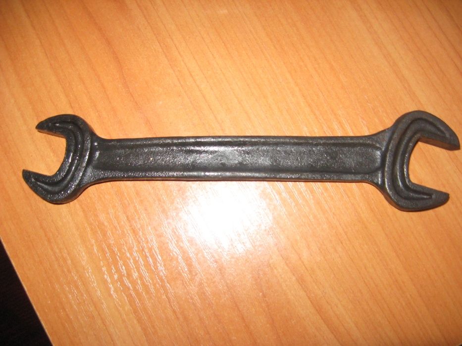 Продам гаечный ключ ЗИС М 72 полуторка , зис