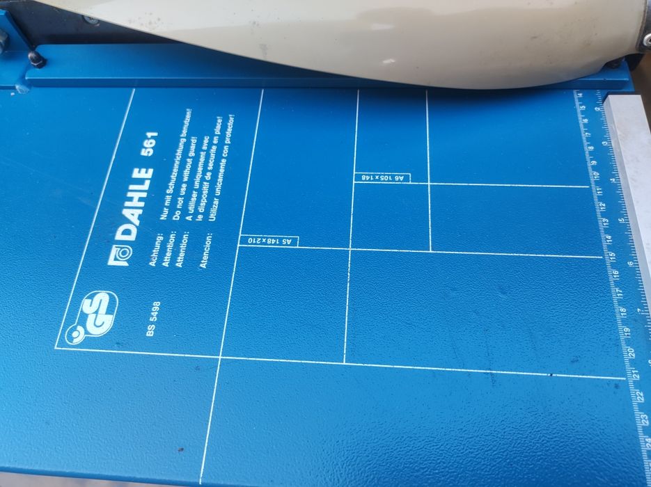 Guilhotina Dahlen 561 nova