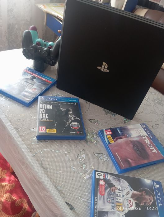 PlayStation 4 Pro 1TB + 2 геймпада + 4 топ игры | Отличное состояние