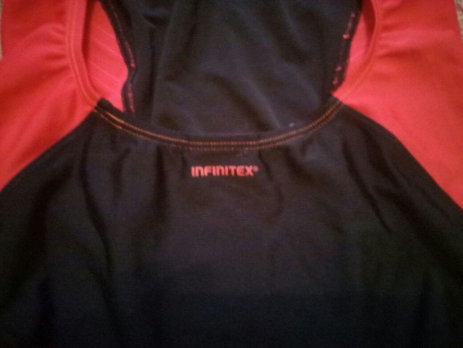 продам купальник ADIDAS для бассейна.