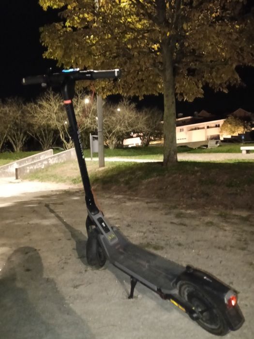 Trotinete Elétrica Segway Ninebot E3