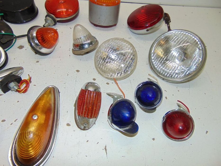 Antigos e Clássicos várias peças de iluminações.