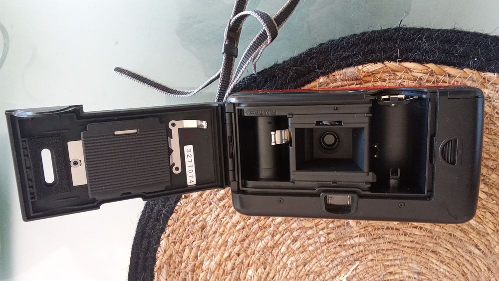 Máquina fotográfica  KONICA LENS 34mm