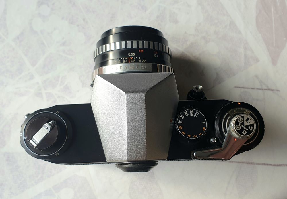 Aparat fotograficzny PENTOR SUPER TL  . Stan BDB  .