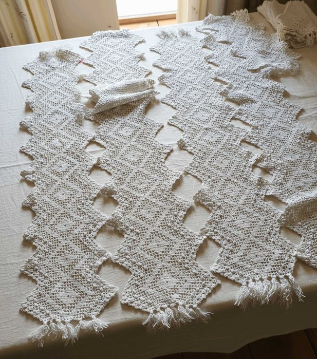 Lote 6 - 4 Corredores de Mesa Crochet XL Brancos Recortados