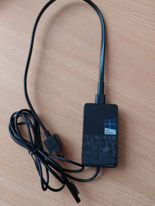 Зарядка до Microsoft Surface 1625 12V 2.58A 35W