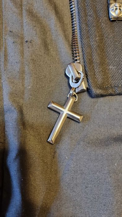 Płaszcz skórzany z krzyżem