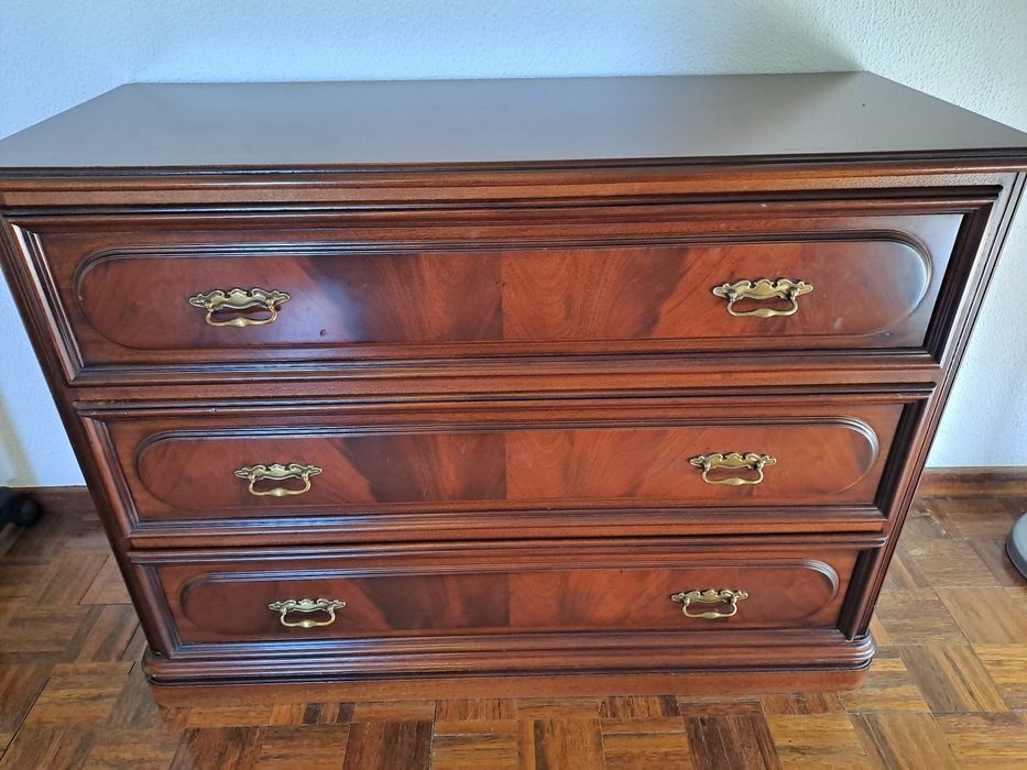 Cama se casal em mogno