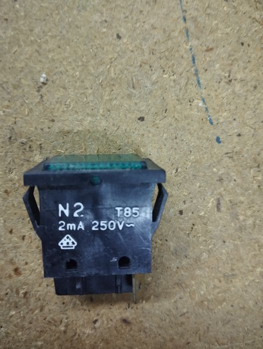 Lote de indicadores luminosos verdes e vermelhos