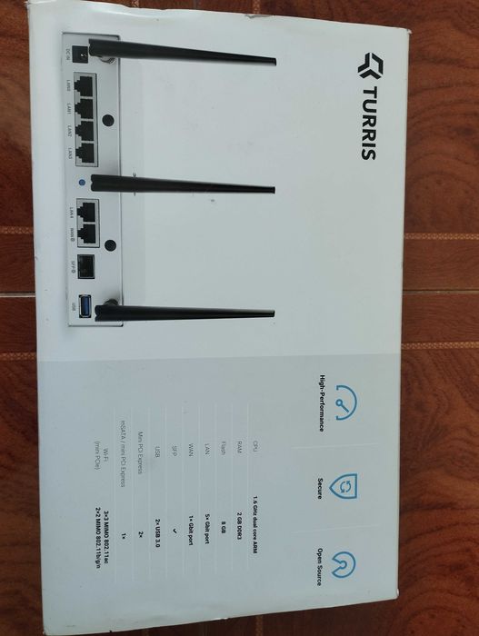 Roteador turris Omnia 2GB RAM