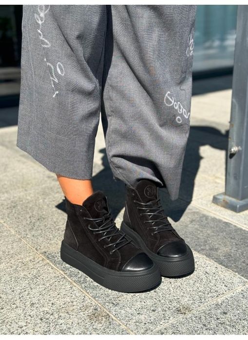 Високі жіночі кеди