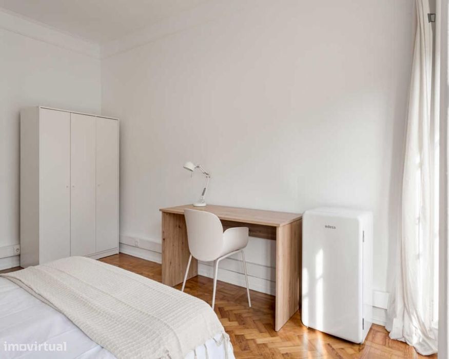 Quarto - localizado em Alvalade Lisbon