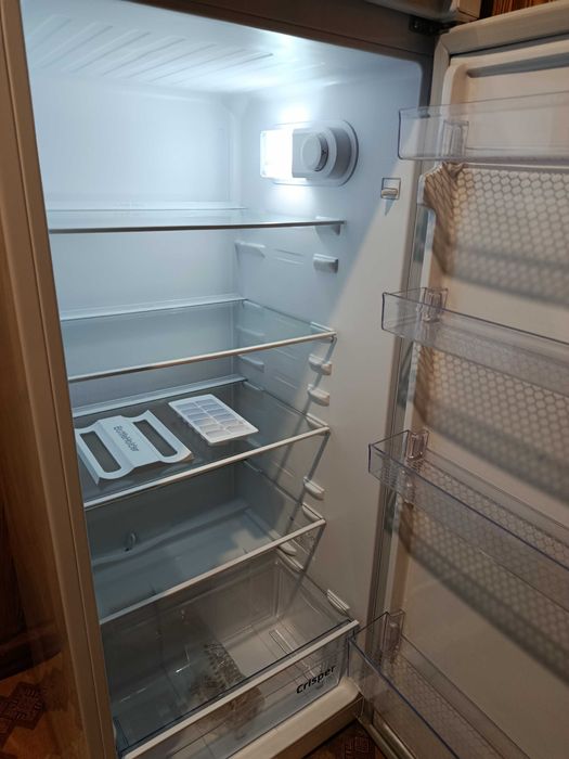 Продам Холодильник Beko RDSA280K20W.