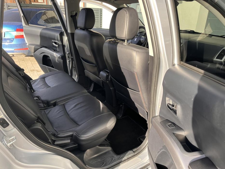 Peugeot 4007 2010 року