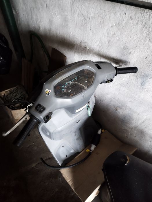 Скутер Honda Lead 90