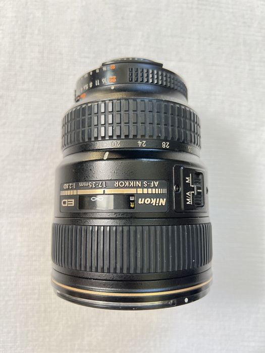 Обʼєктив Nikon 17-35 D