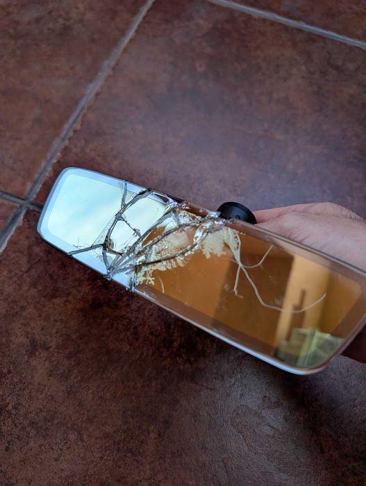 Дзеркало заднього виду Tesla Model Y салону