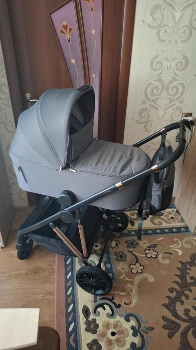 Продається дитяча коляска в гарному стані.