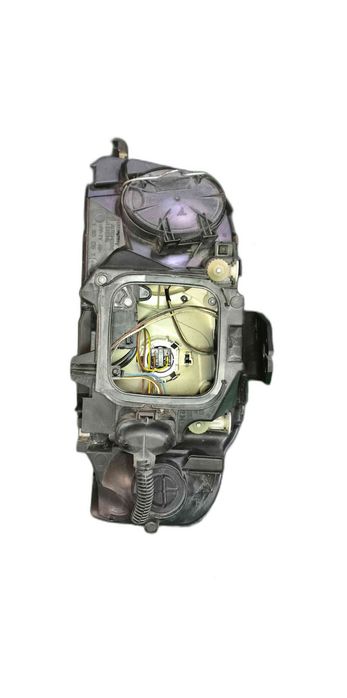 Ótica / Farol Direito AUDI A3 Sportback 13052357 (OEM)