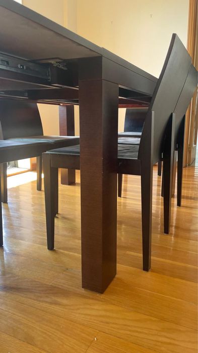 Conjunto Mesa Extensível e 6 cadeiras