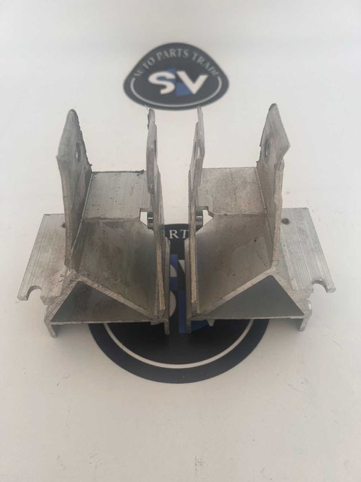 Кронштейн радіатора BMW 5 G30 G31 51117357215 адаптер 51117357216