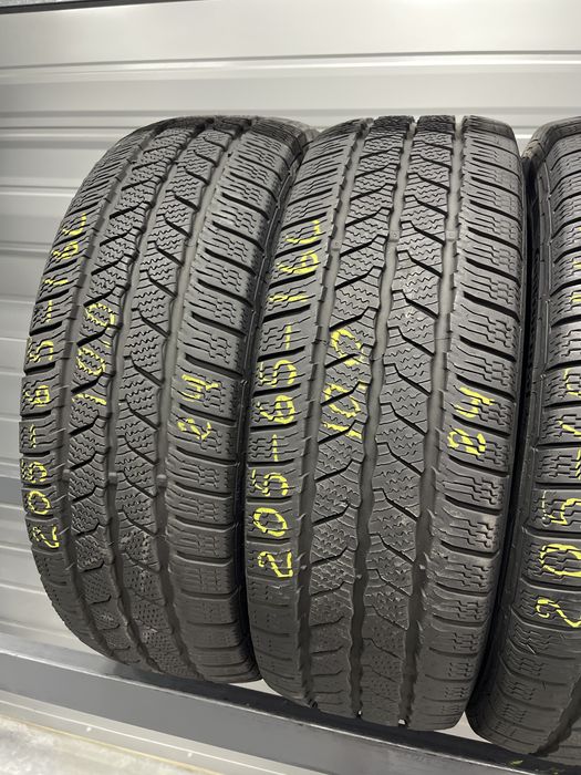 Зимові шини 205/65r16 C Continental. Ціна 2500 грн/шт.
