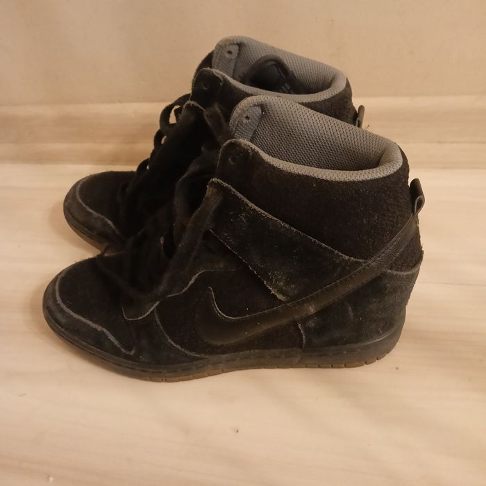 Buty na koturnie