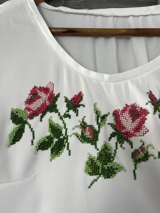 Вишиванка вишита бісером