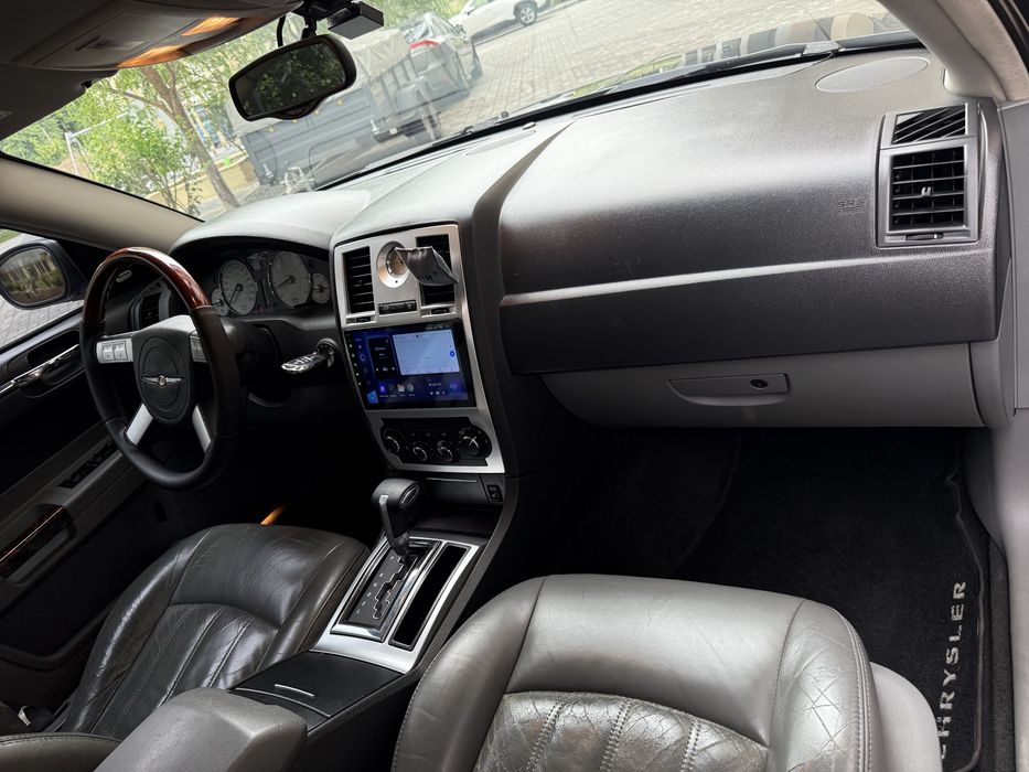 Продам Chrysler 300C