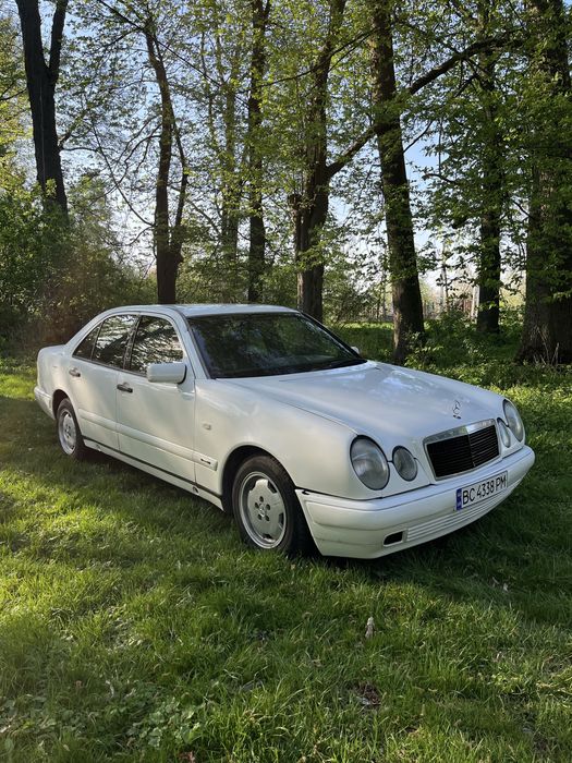 Продам Mercedes 210