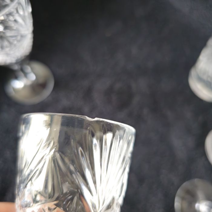 Рюмки фужеры хрустальные на ножке